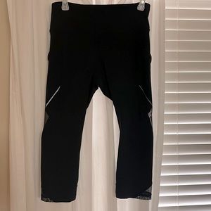 Lululemon cropped leggings, like new!